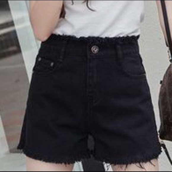 Black frayed denim shorts - Picture 2 of 5